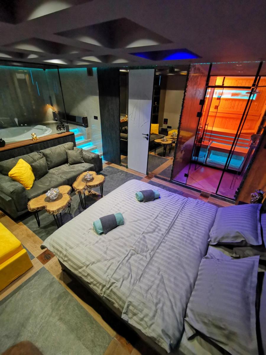 PentLux - SPA Penthouse in the heart of Skopje - Housity