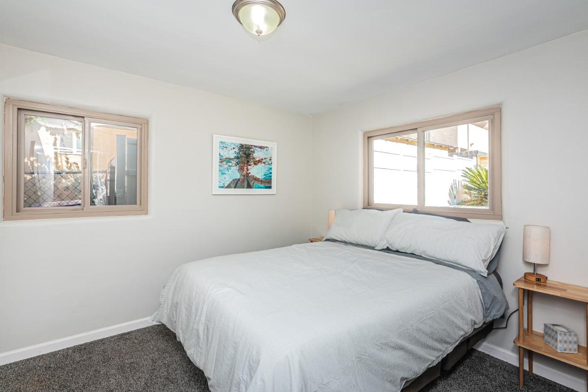 The Citrus House, a Desert Bungalow in DT Vista - Housity