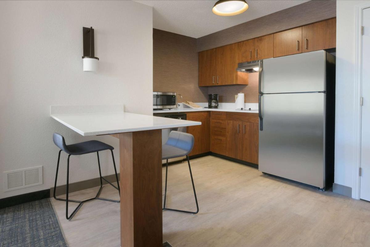 Sonesta ES Suites Fort Worth Fossil Creek - Housity