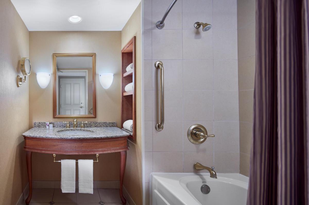 Harrah's Metropolis Hotel & Casino - Housity