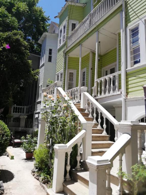 Belle Epoque Hostal - Housity