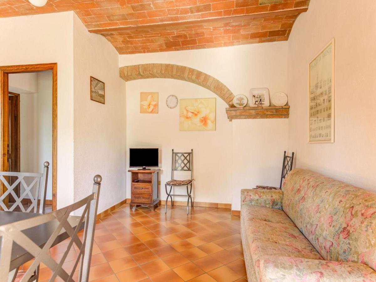 Inviting Apartment in Gambassi Terme Fi with Garden - Housity