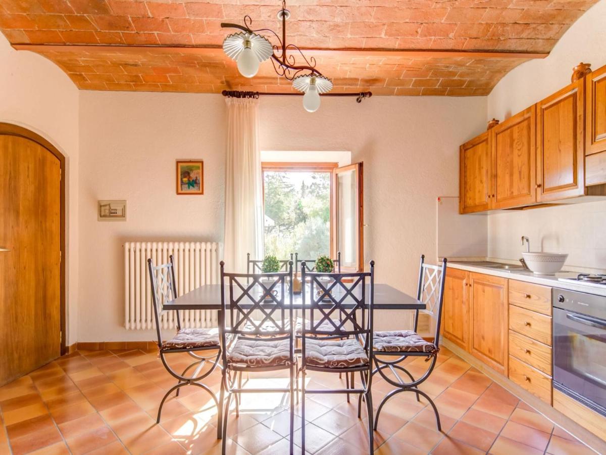 Inviting Apartment in Gambassi Terme Fi with Garden - Housity