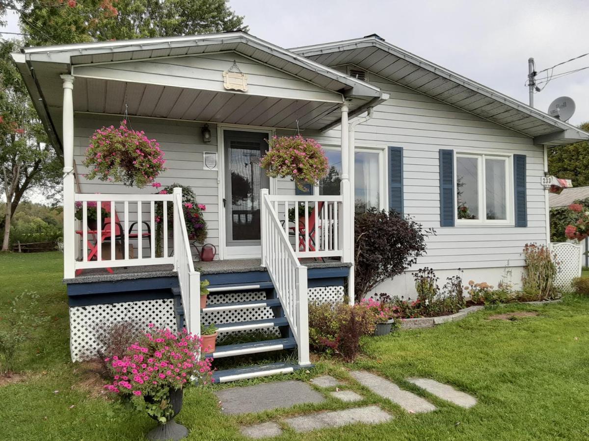 Room in Guest room - The Little Warm House - bed and breakfast for rent - Housity