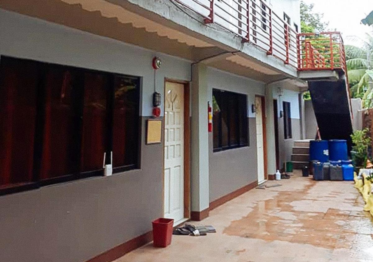 RedDoorz @ Balay Hiraya Apartment - Housity