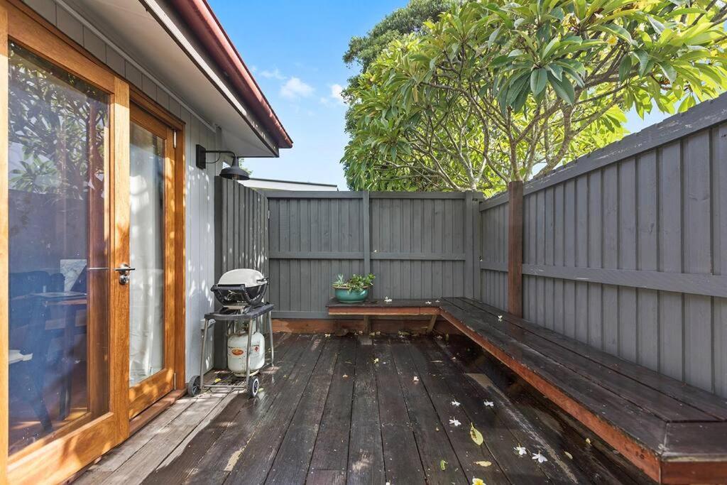 Tallows Studio -Modern, tranquil, dog friendly,2 mins to the beach - Housity