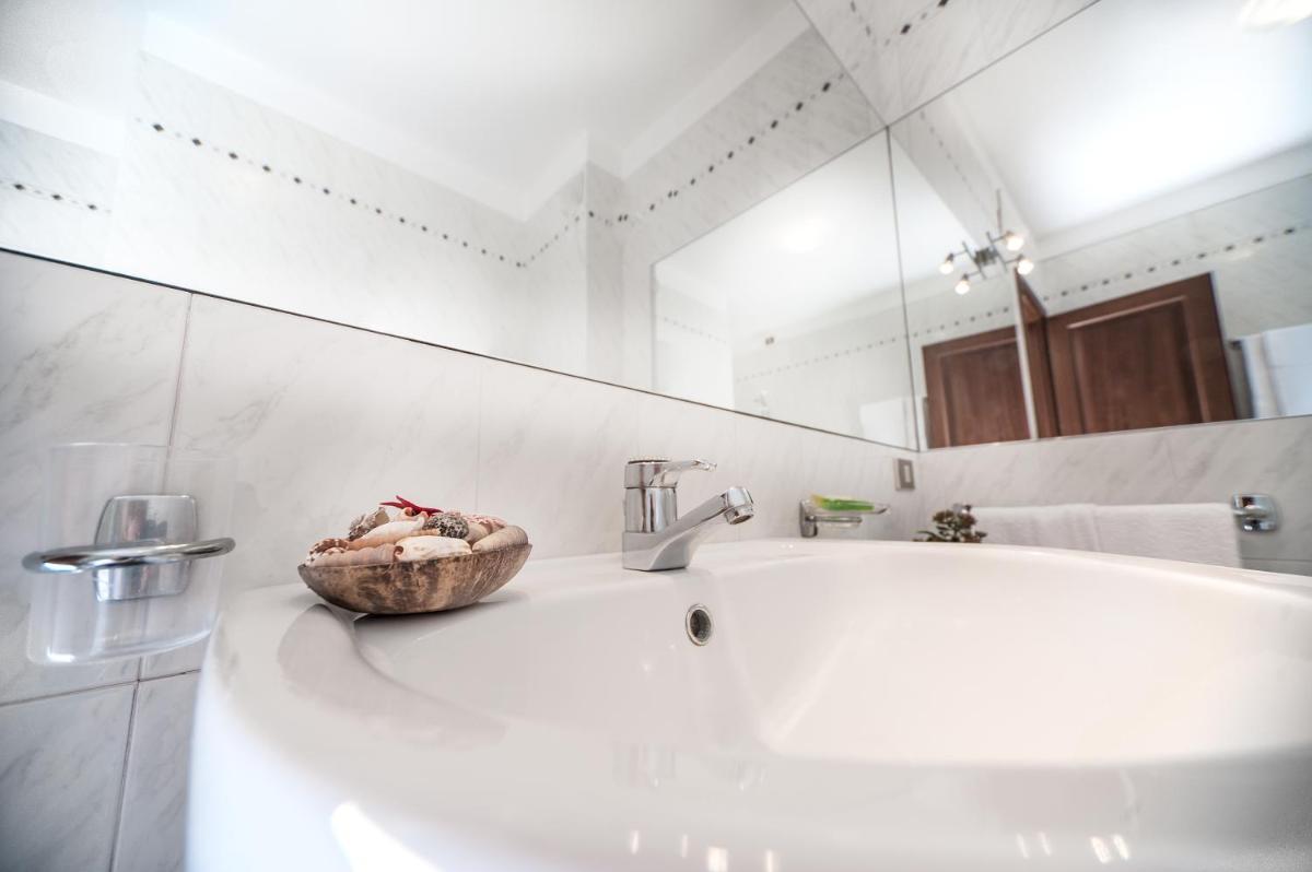 B & B Brisa del Mar - Housity