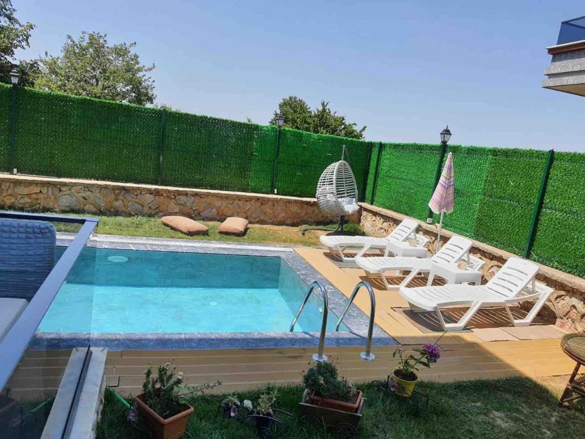 Captivating House with Pool near Ski Center in Kartepe near Sapanca - Housity