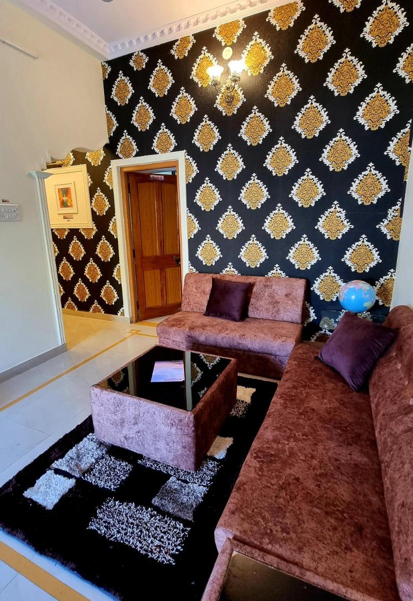 Aditya Premium HomeStay- Furnished Air Conditioned- 2BHK - Housity