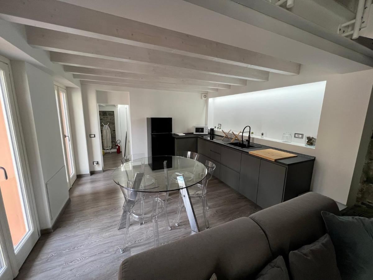 Blue Diamond Como - Housity