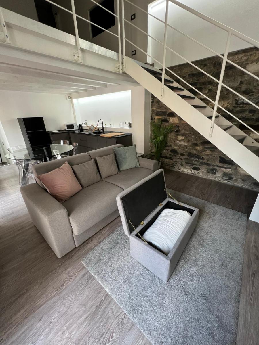Blue Diamond Como - Housity