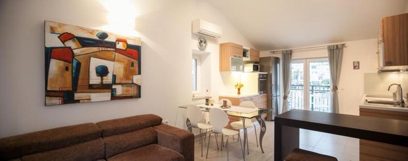 Apartment Bura Makarska - Housity