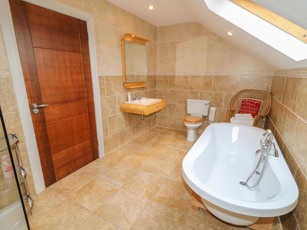 Millers Lane House - Housity