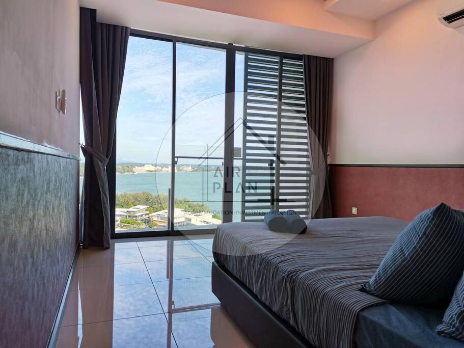 Suitetrails - PD D’Wharf Amazing Seaview Suite 9 (Up to 6 Pax)