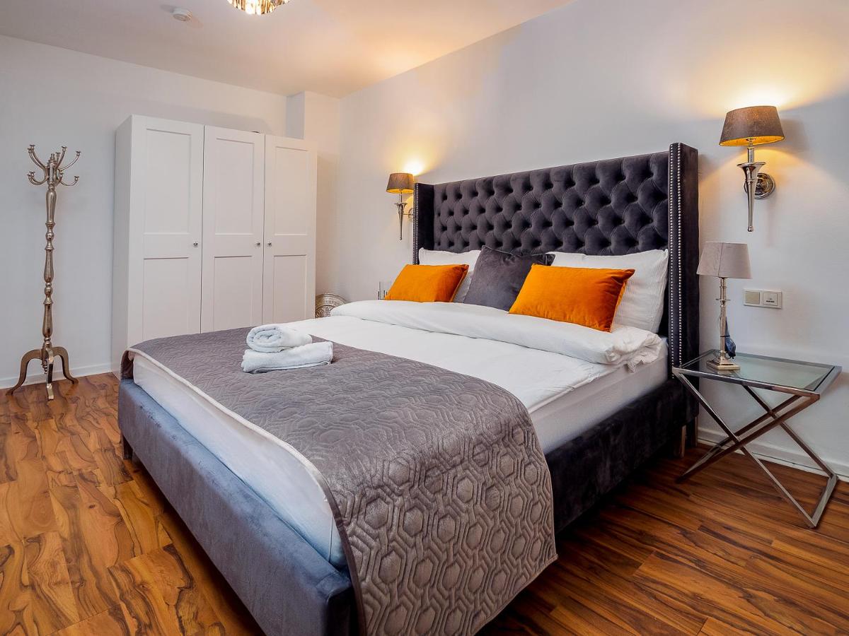 Gemütliche & Individuelle Ferienwohnungen in Krefeld - JUNIK Apartments - Housity