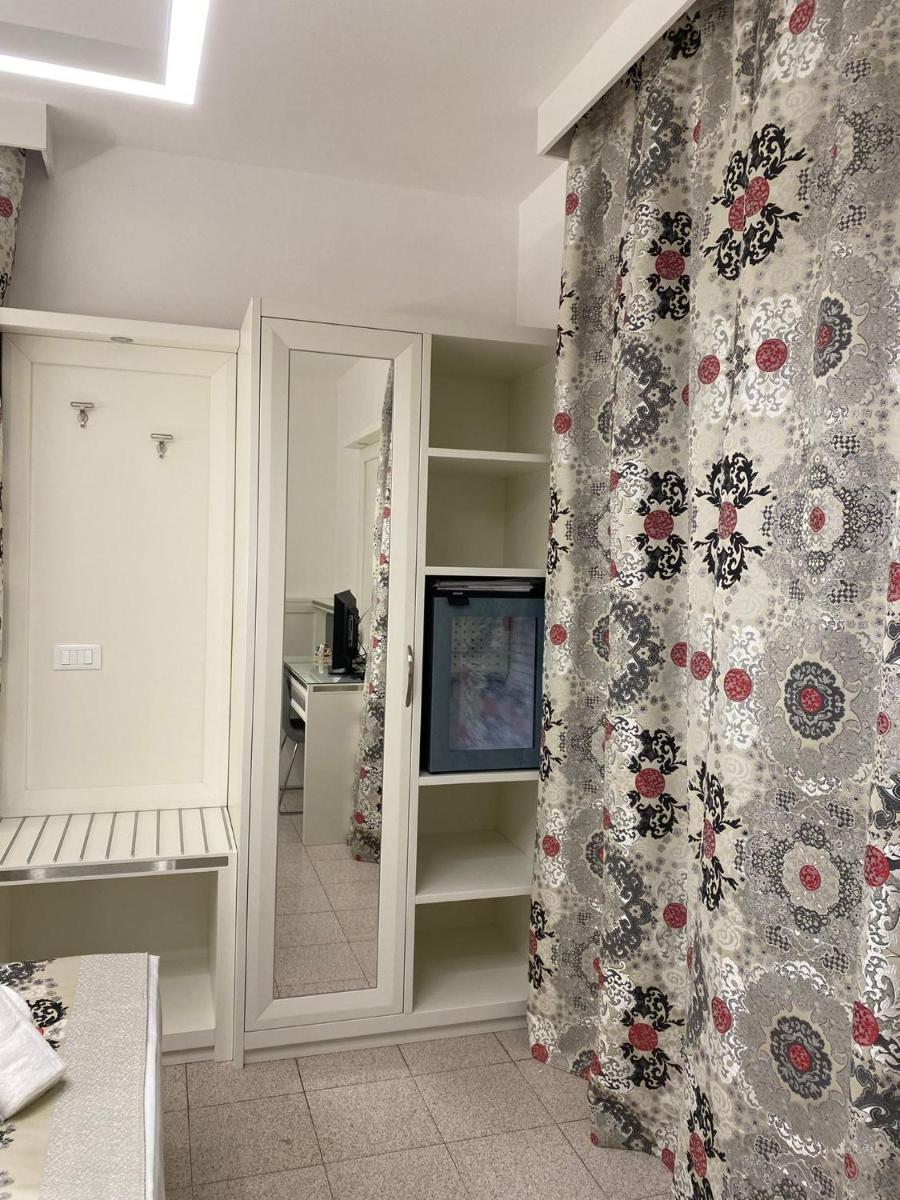 Hotel Adria - Housity