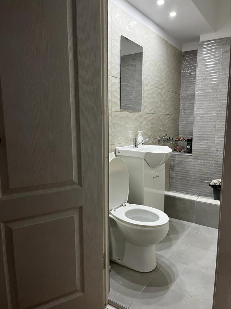 Central Apartament - Housity