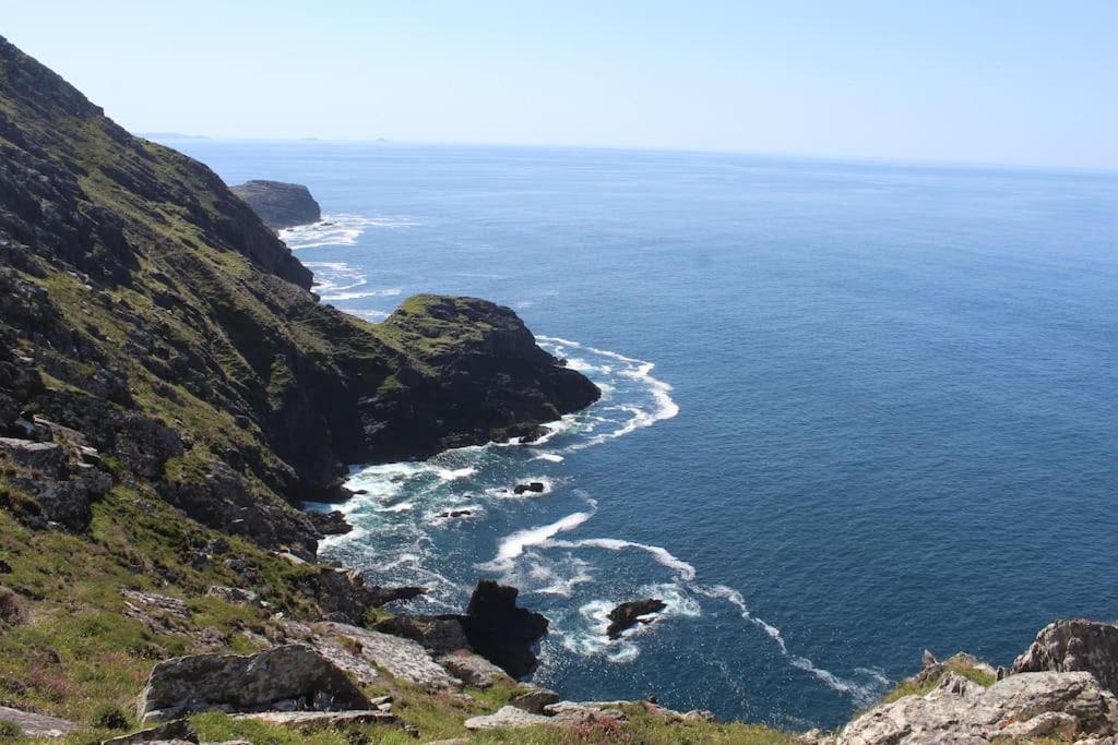 St Finians Bay, The Glen, South Kerry, Skellig View - Housity