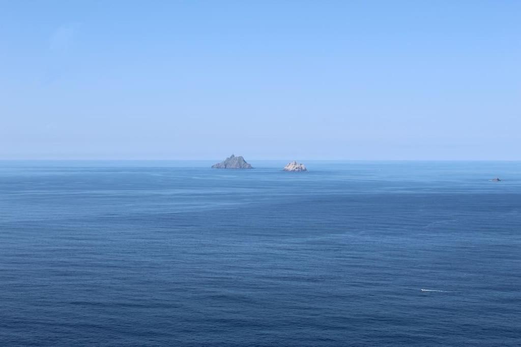 St Finians Bay, The Glen, South Kerry, Skellig View - Housity