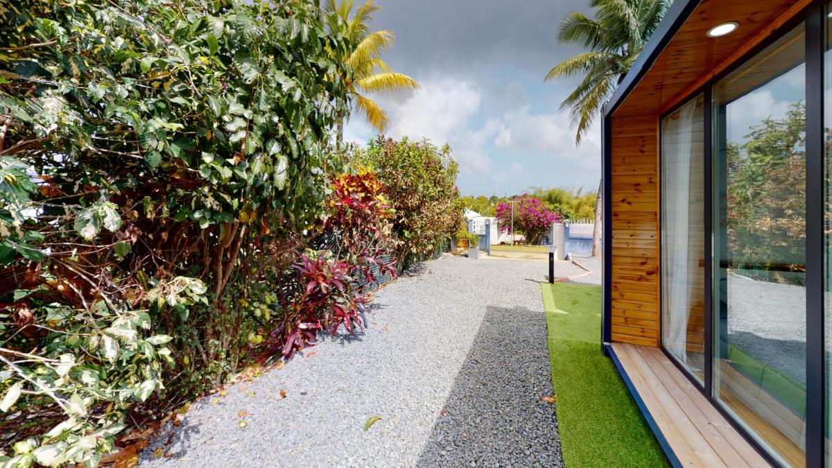 TINY HOUSE Lodge and Spa LOWINSKINN PETIT BOURG - Housity