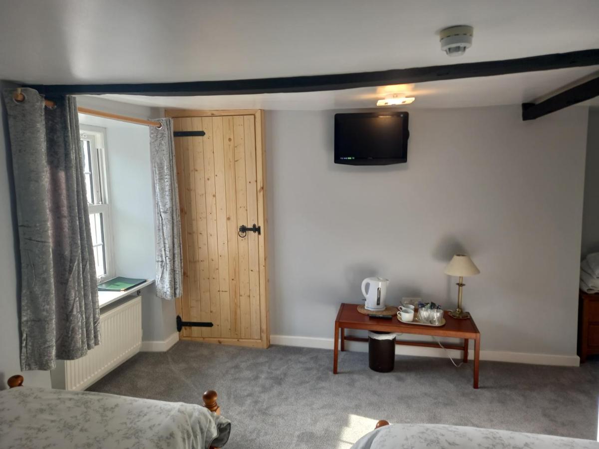 The Harp Inn - Housity