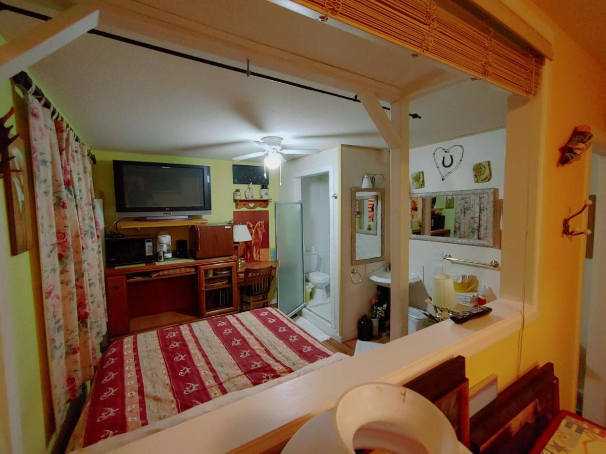 Beds By the Bridge - Housity