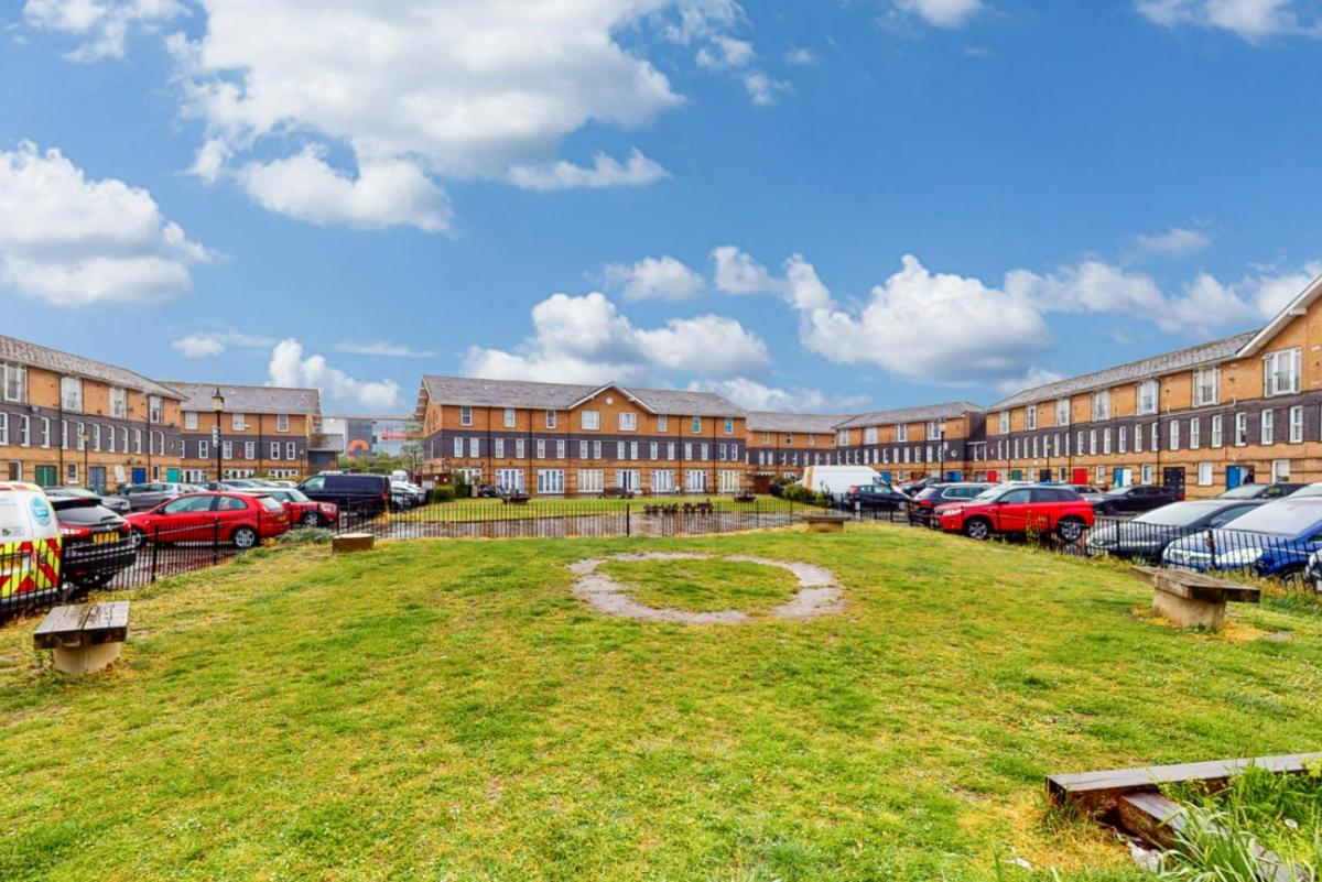 Elegant 1bed flat wparking 5 min to Hackney Wick - Housity