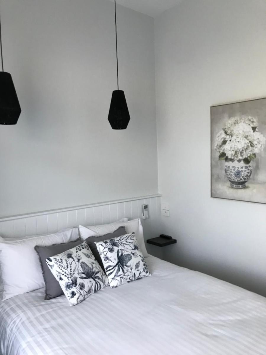 Myrtleford Hotel - Housity