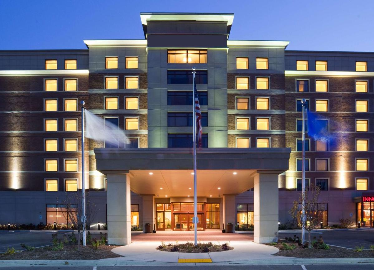 Sonesta Milwaukee West Wauwatosa - Housity