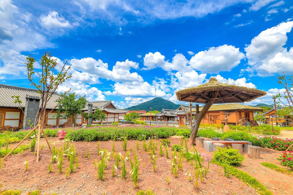 Suitetrails - Gongju Hanok Village