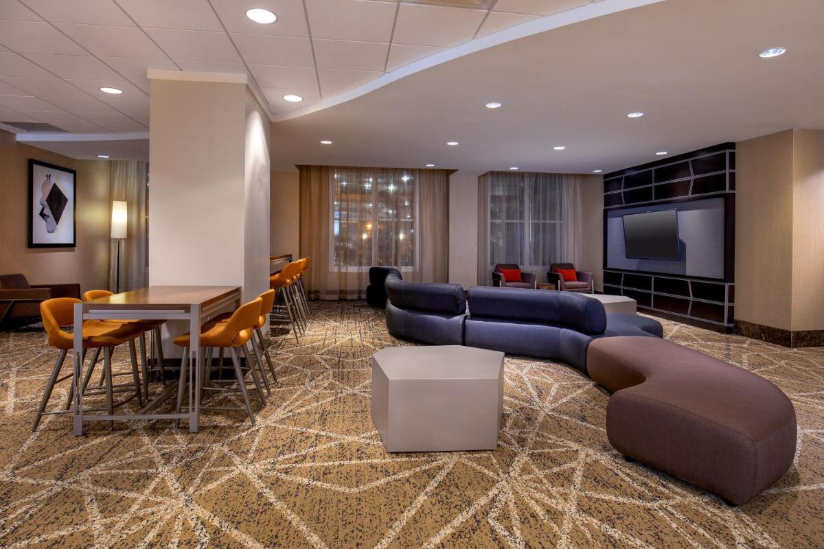 Courtland Grand Hotel, Trademark Collection by Wyndham - Housity