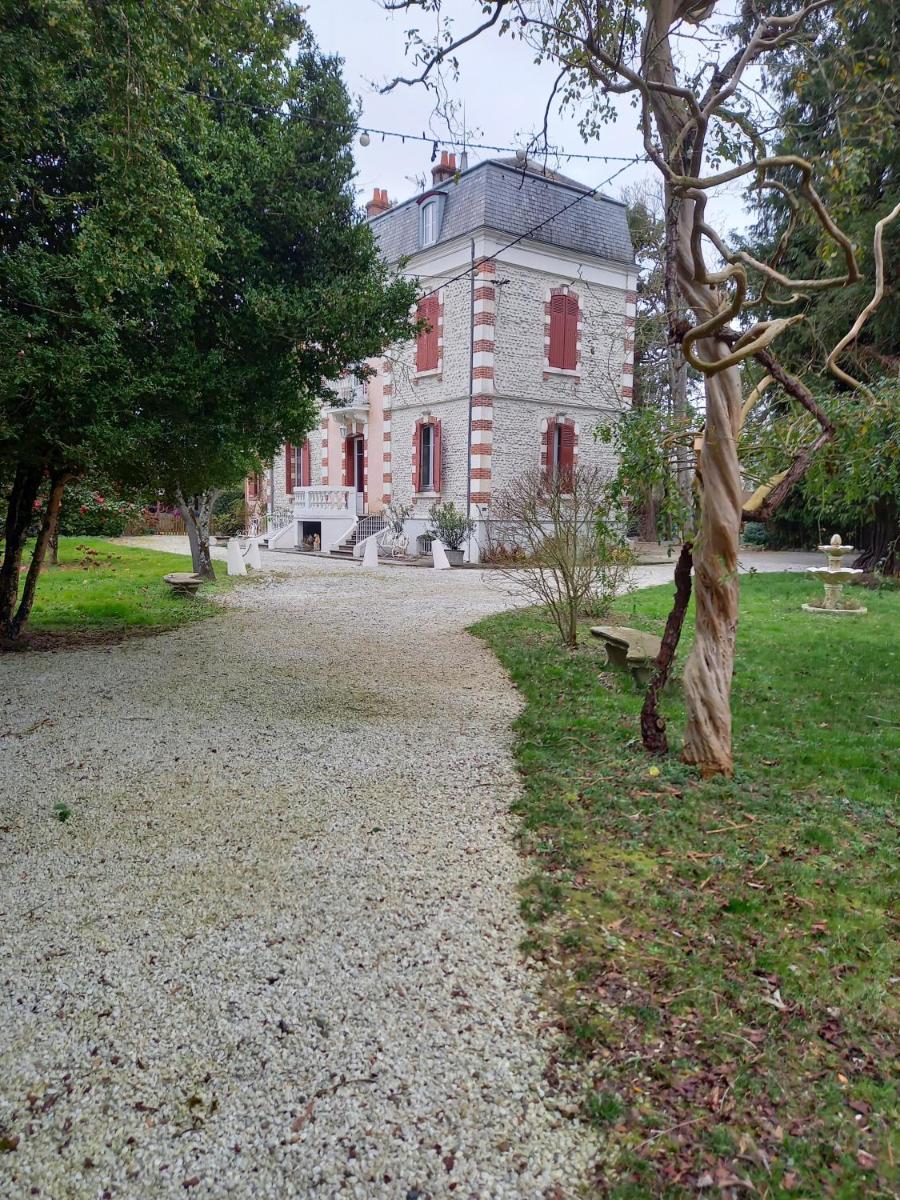 chambre double avec salle d`eau privative - Housity