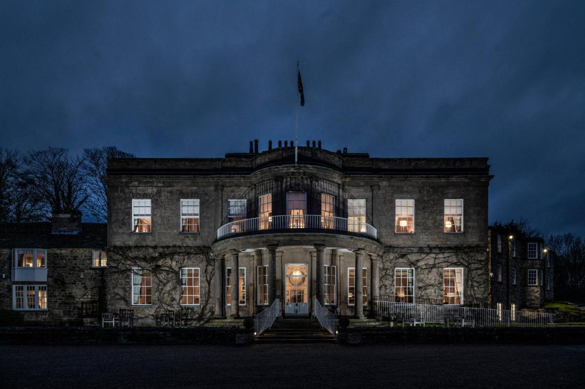 Wood Hall Hotel & Spa - Housity