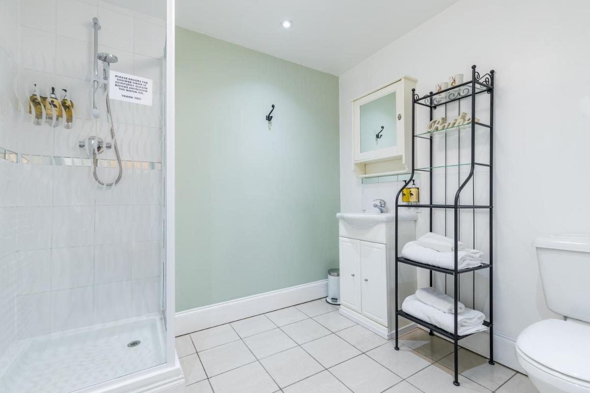 The Littleton Arms - Housity