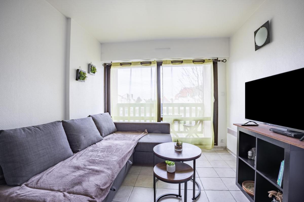 Le Juno - Housity