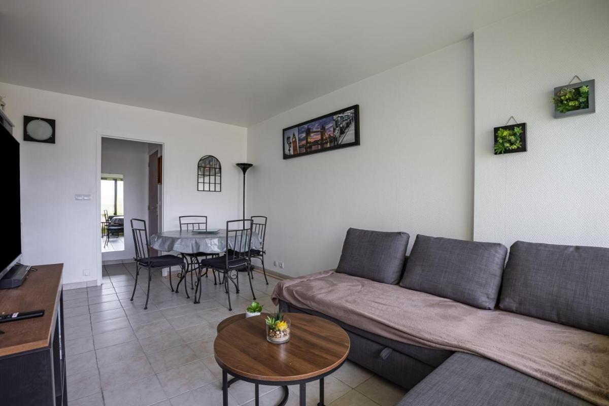 Le Juno - Housity