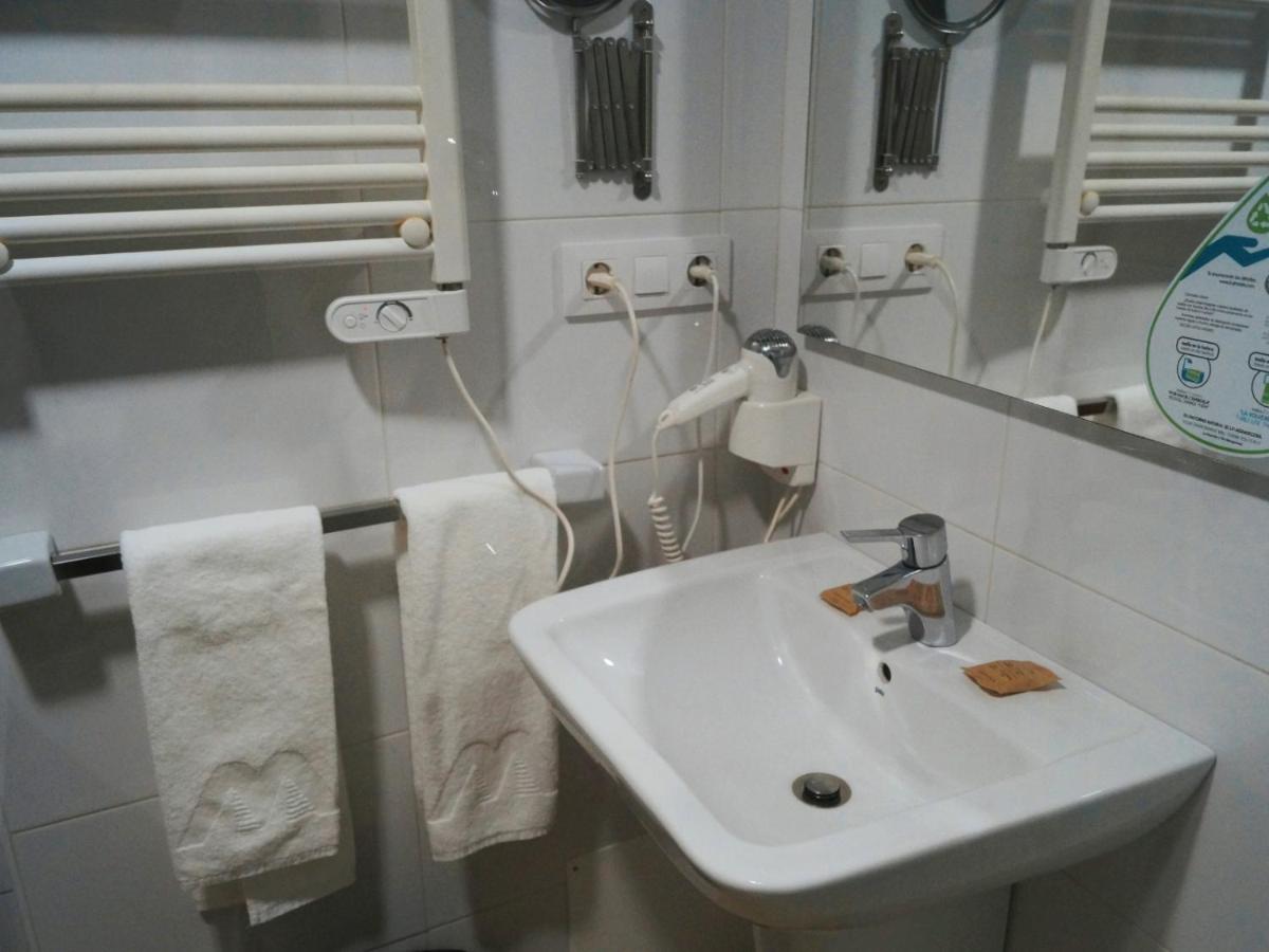 Un baño de Estación de Montaña Manzaneda