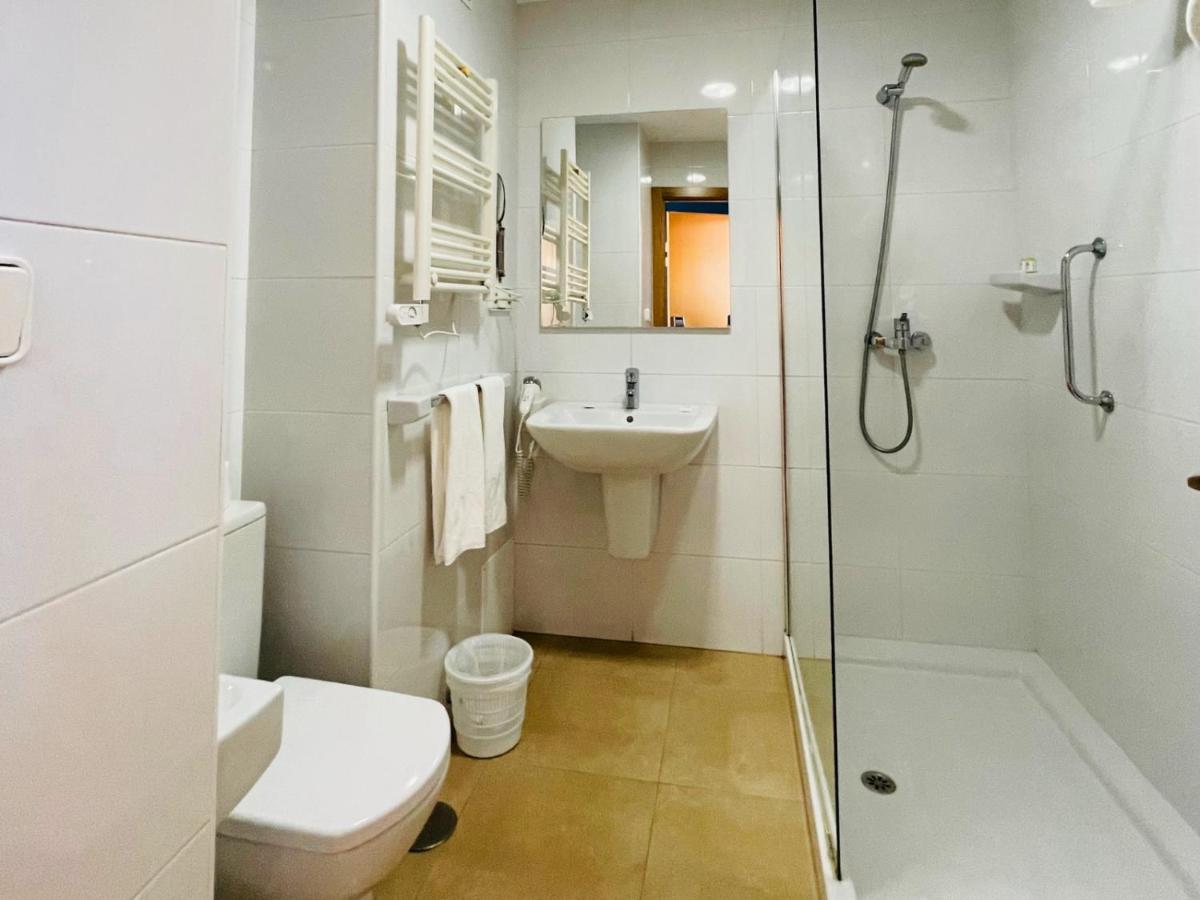 Un baño de Estación de Montaña Manzaneda