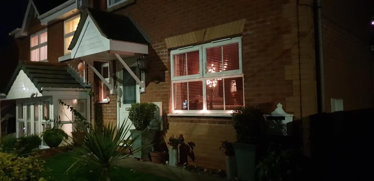 The Raymonds Family Home - Housity