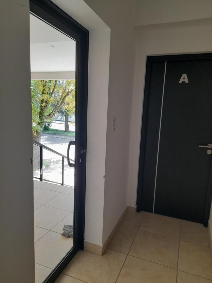 Suitetrails - LIVING HOUSE 2 - Departamento Moderno en Ciudad de Nieva.