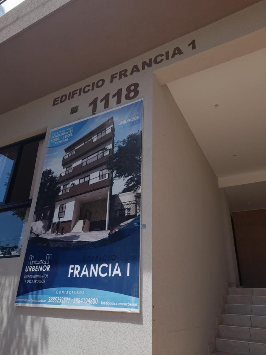 Suitetrails - LIVING HOUSE 2 - Departamento Moderno en Ciudad de Nieva.