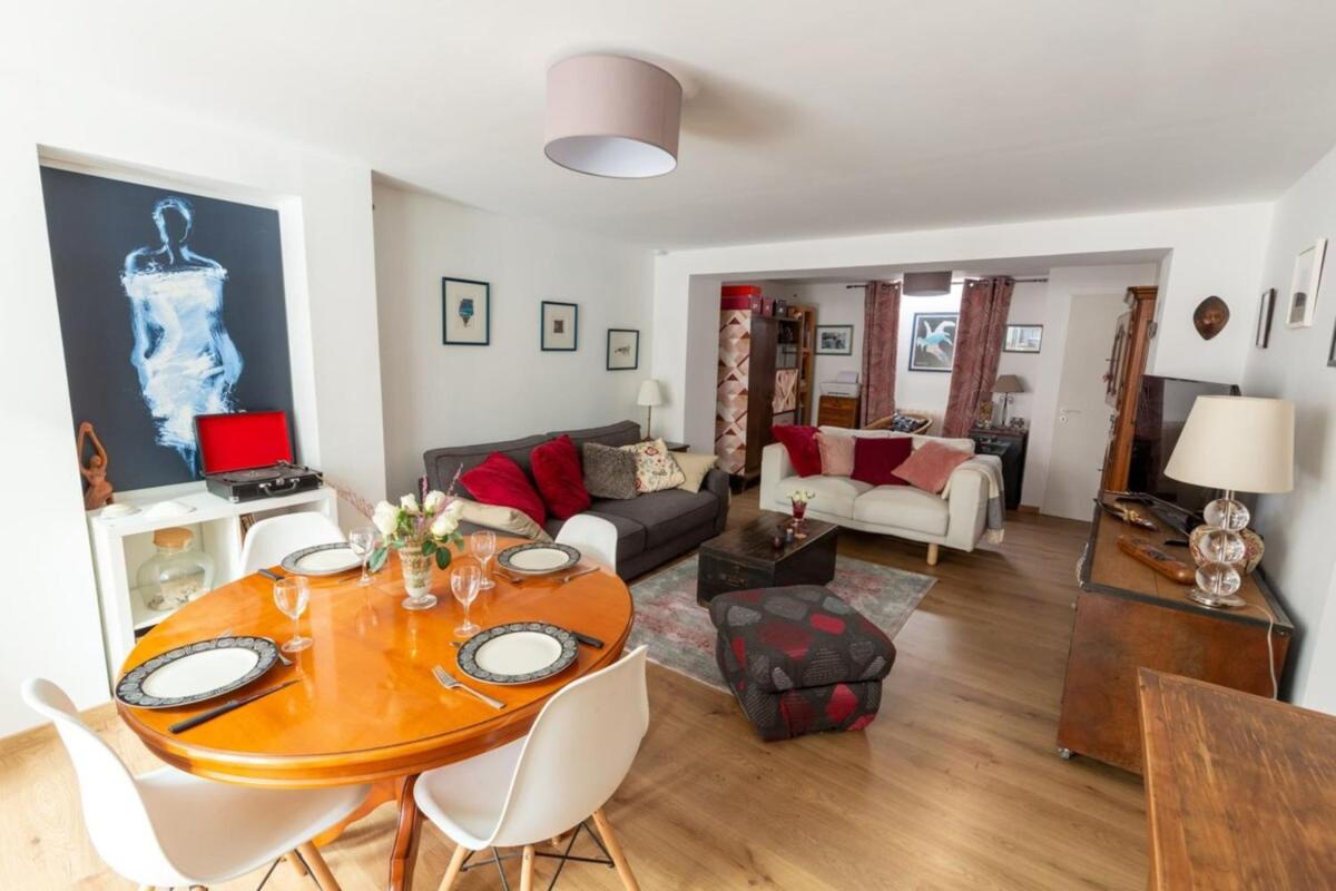 Furnished Apartment Near Palais de la Justice With 2 Bedrooms & a Garden - Housity