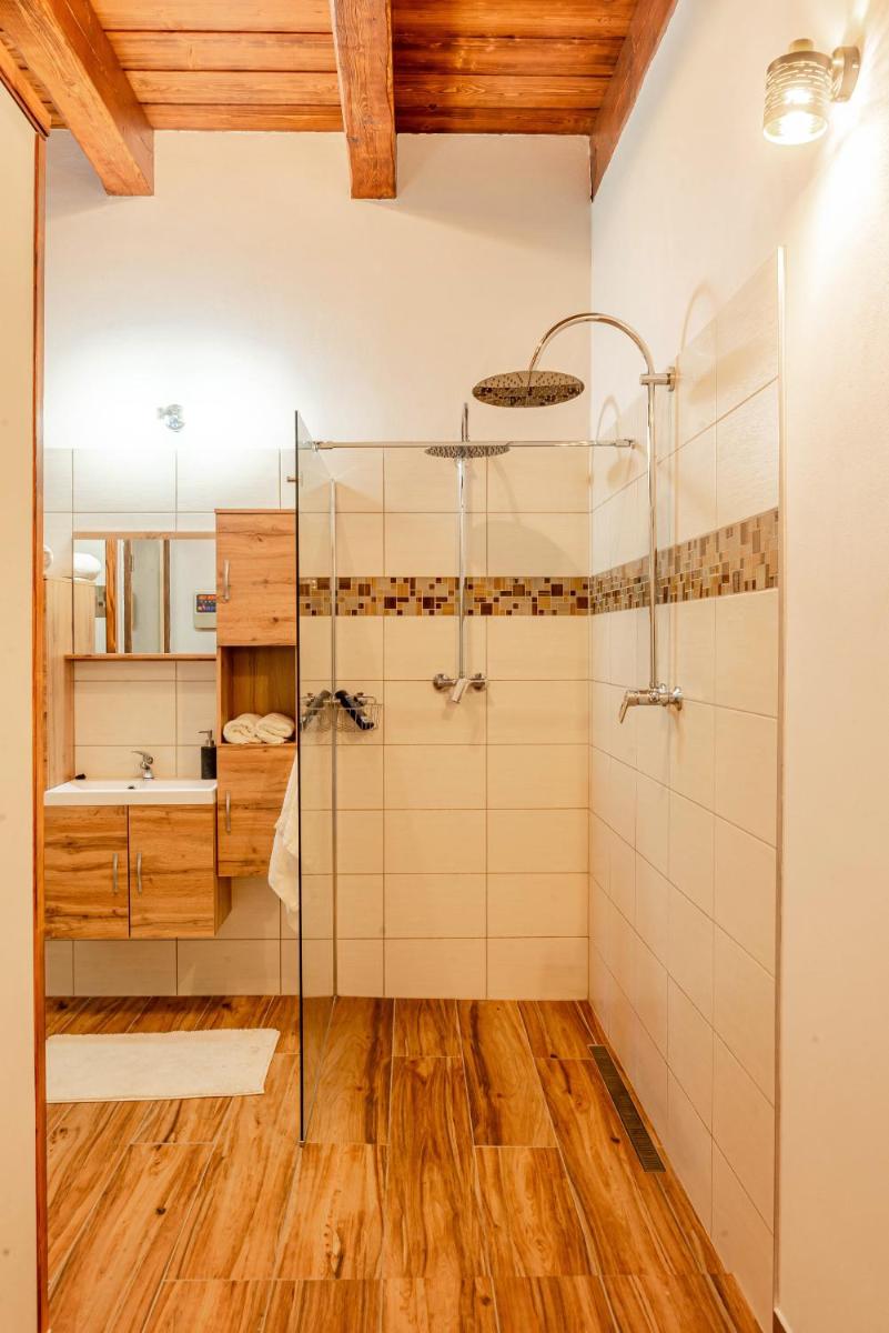 Apartmán na okraji města s vlastním parkováním - Housity