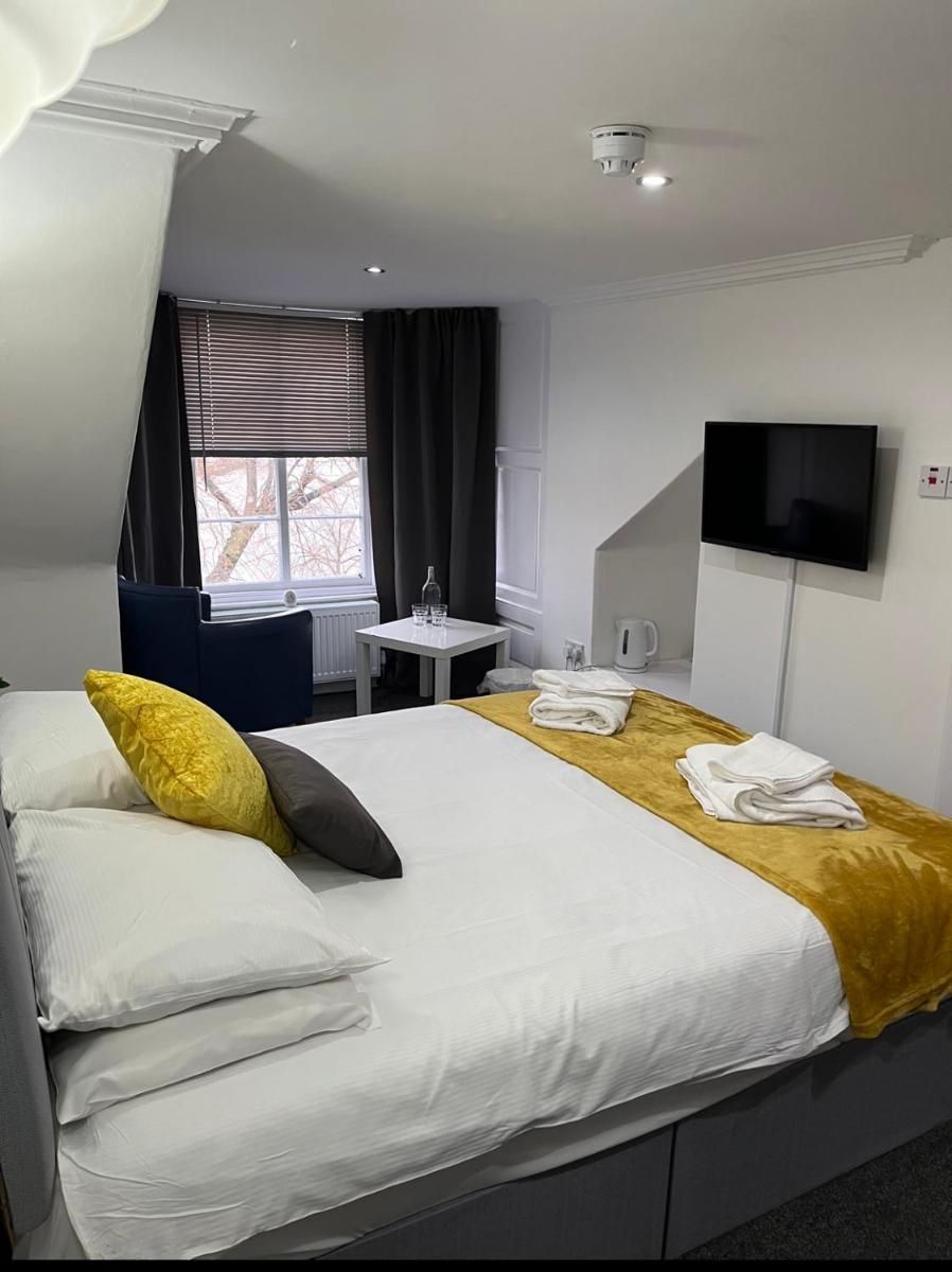 The Ferry Inn - Housity