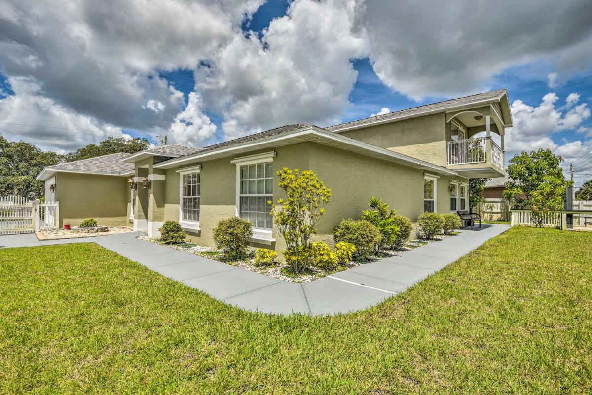 Cozy Coastal Retreat with Grill Less Than 5 Mi to Beach - Housity