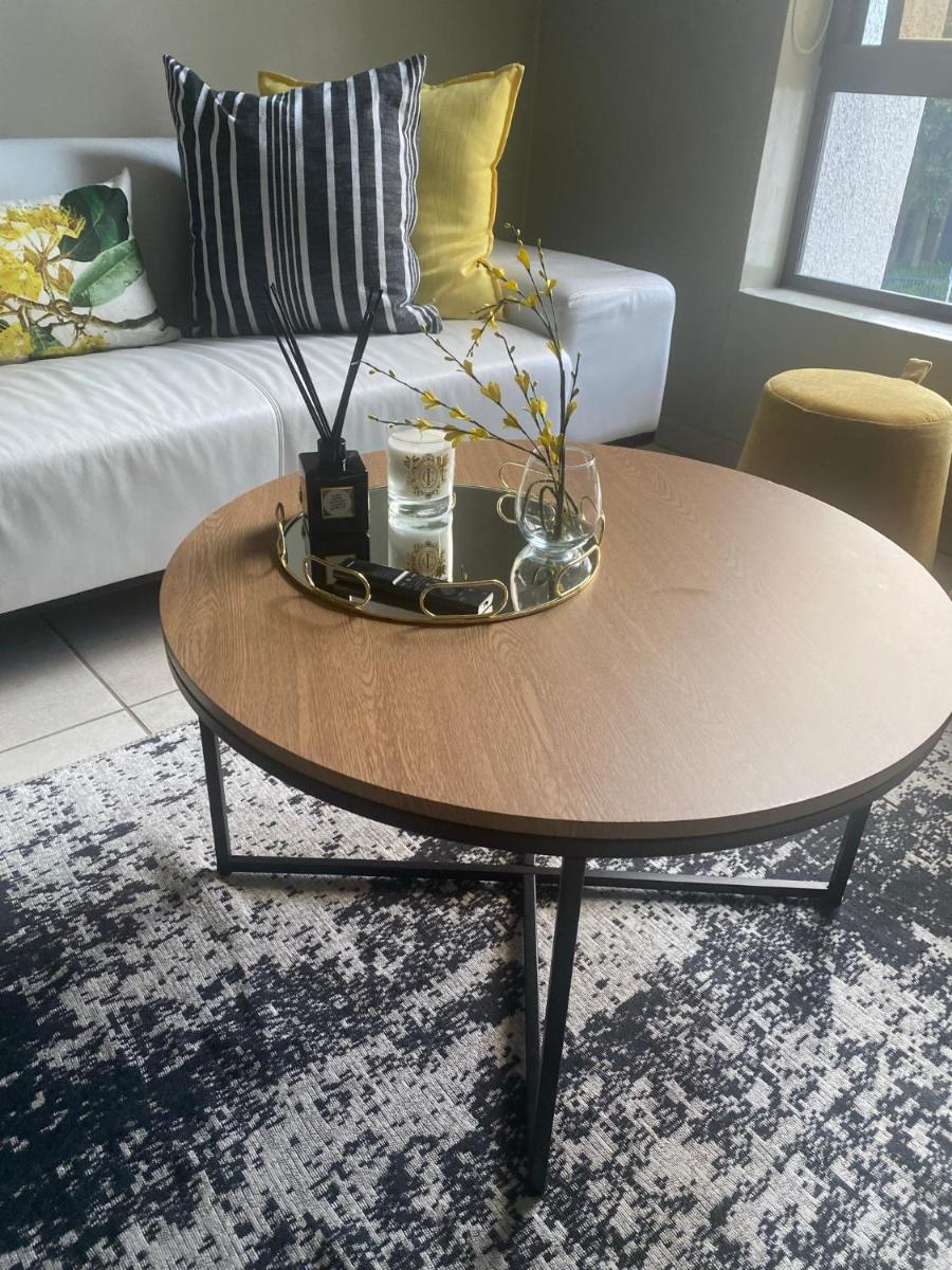 Lovely Rosebank 1-bedroom condo with pool & cinema - Housity