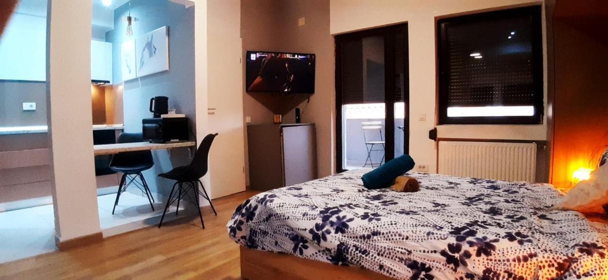 Suitetrails - best ambiance apartment and vew in center Bucharest