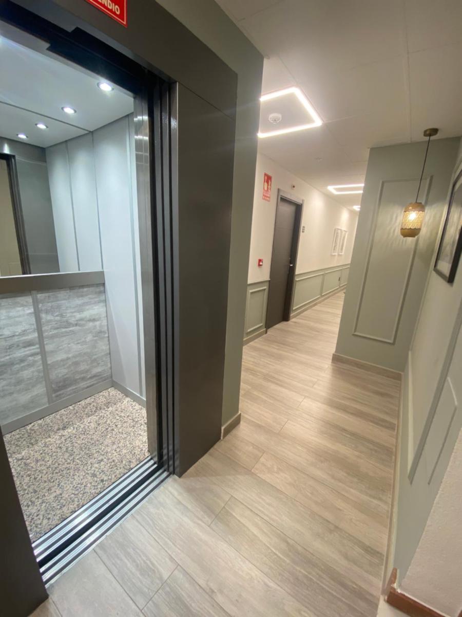 Hotel Lusitania, Centro Ciudad, Parking Privado - Housity