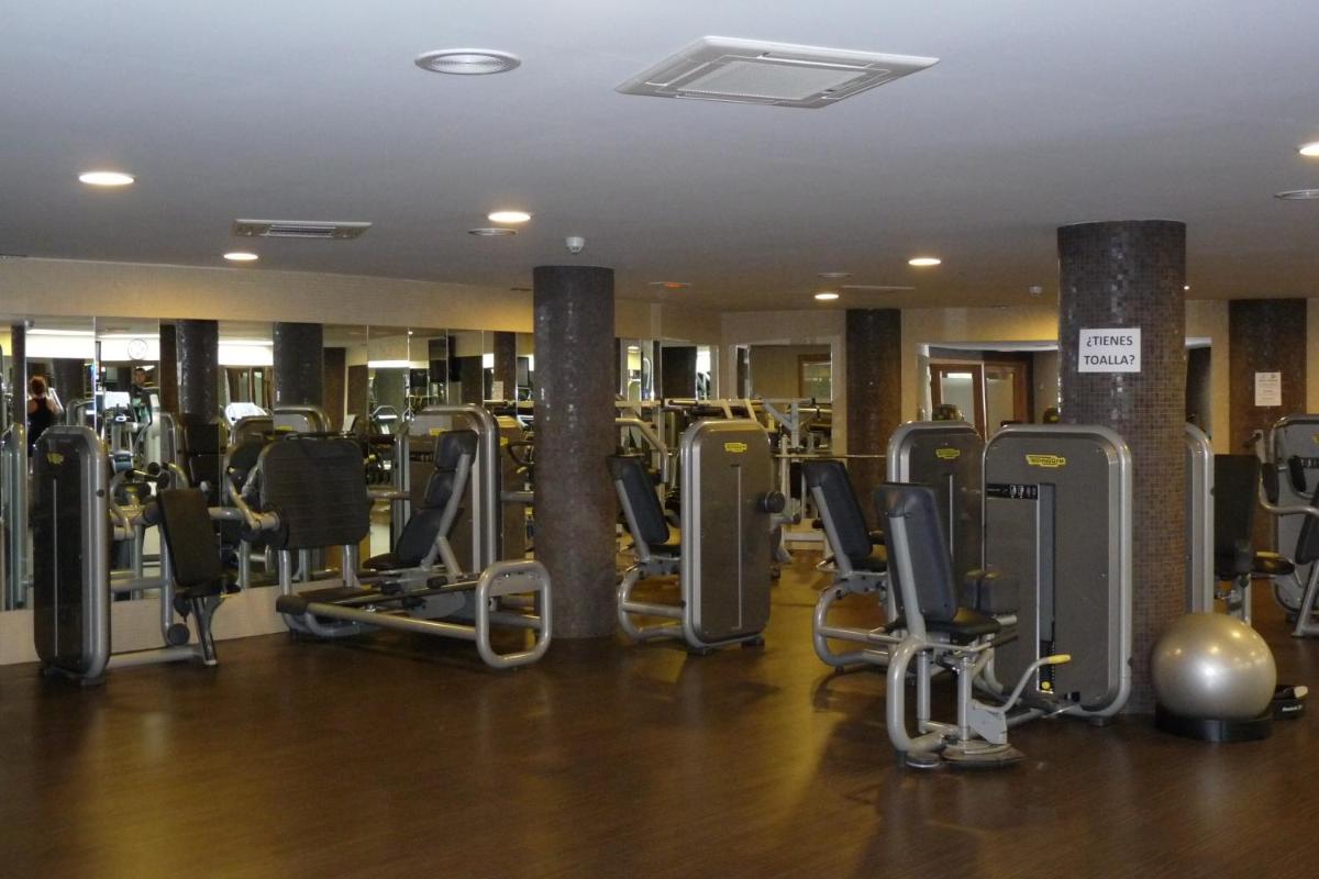 Gimnasio o instalaciones de fitness de Cumbria Spa Hotel 3* Sup