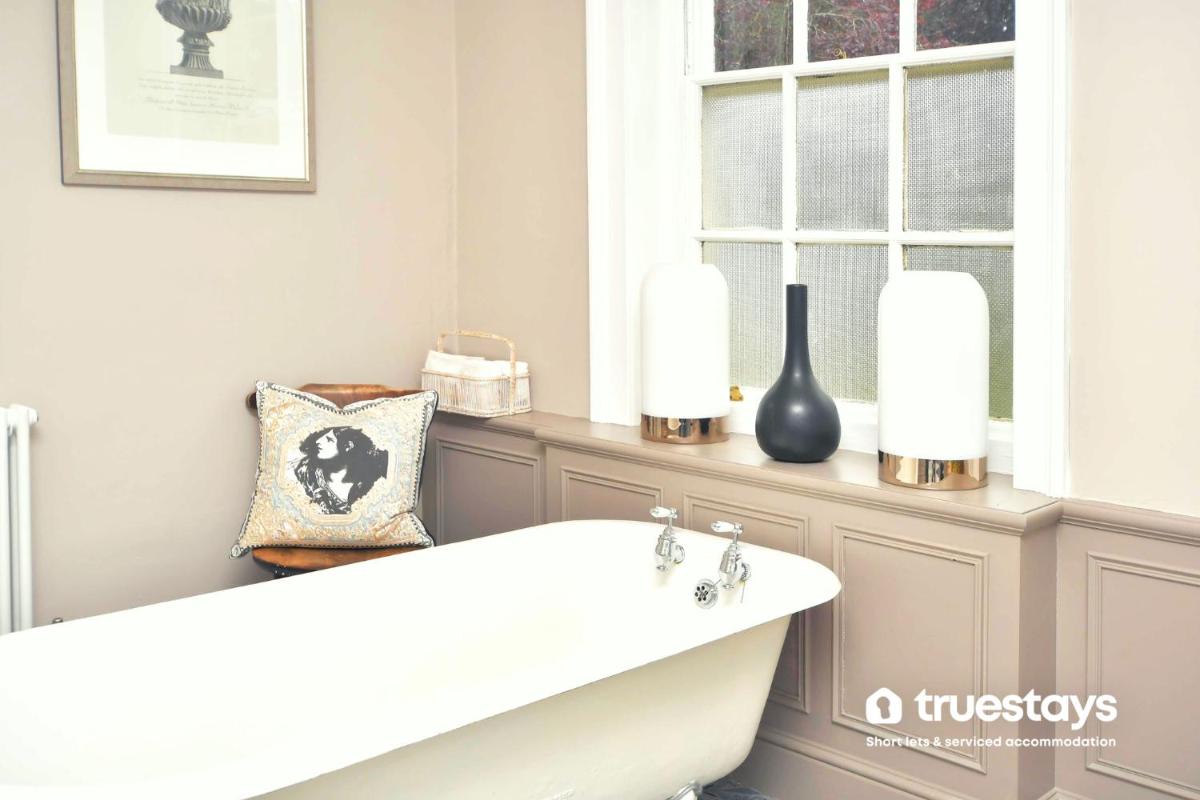 Chaseley House by Truestays - Luxury Apartment in Rugeley - Housity